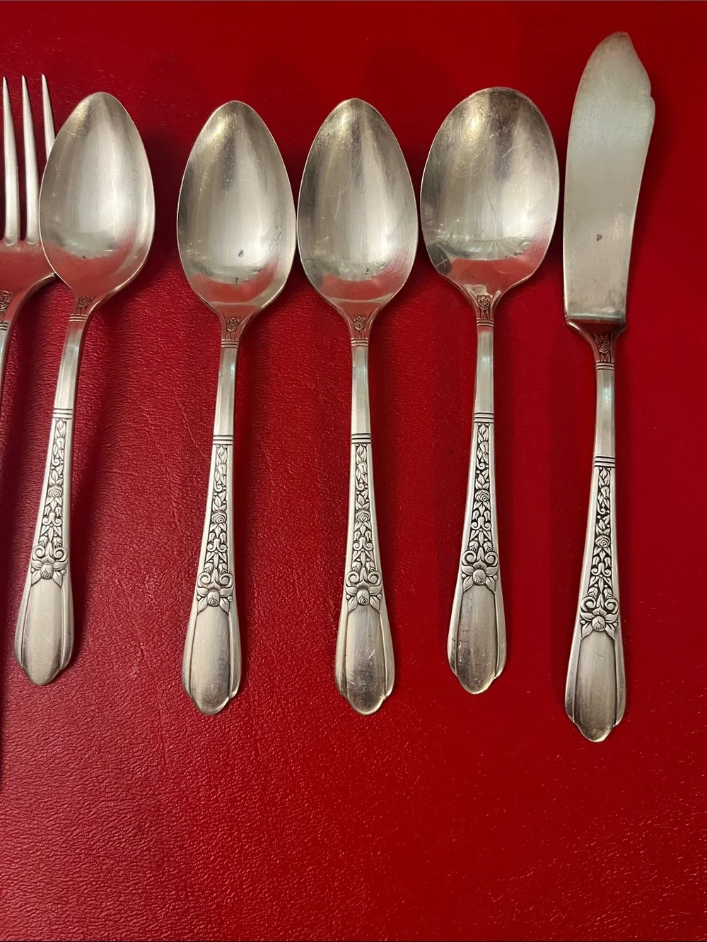 14 pieces Stainless Steel Floral-Handle Flatware Set - Silver